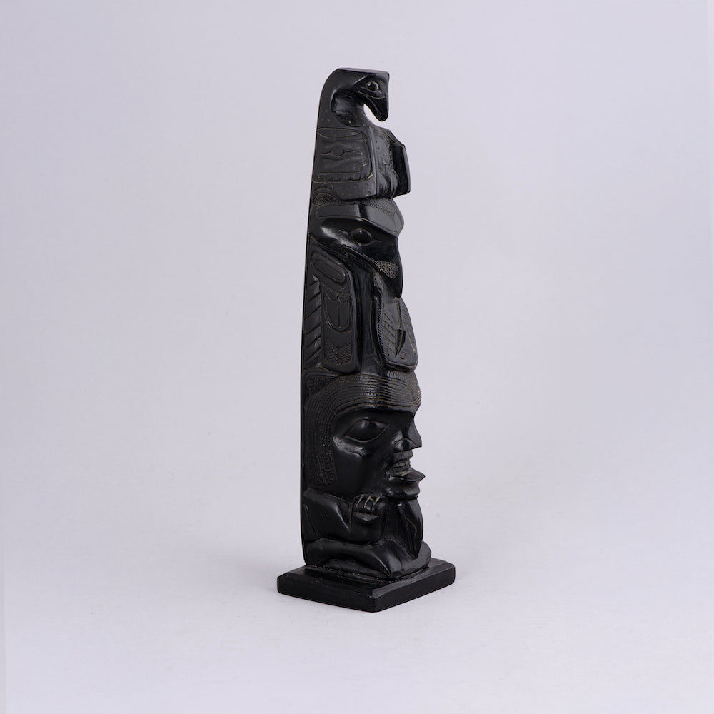 Raven with a Broken Beak Totem